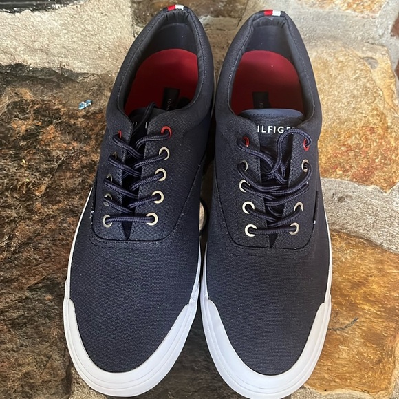 Tommy Hilfiger Men’s Pallet Canvas Sneaker - Picture 1 of 8